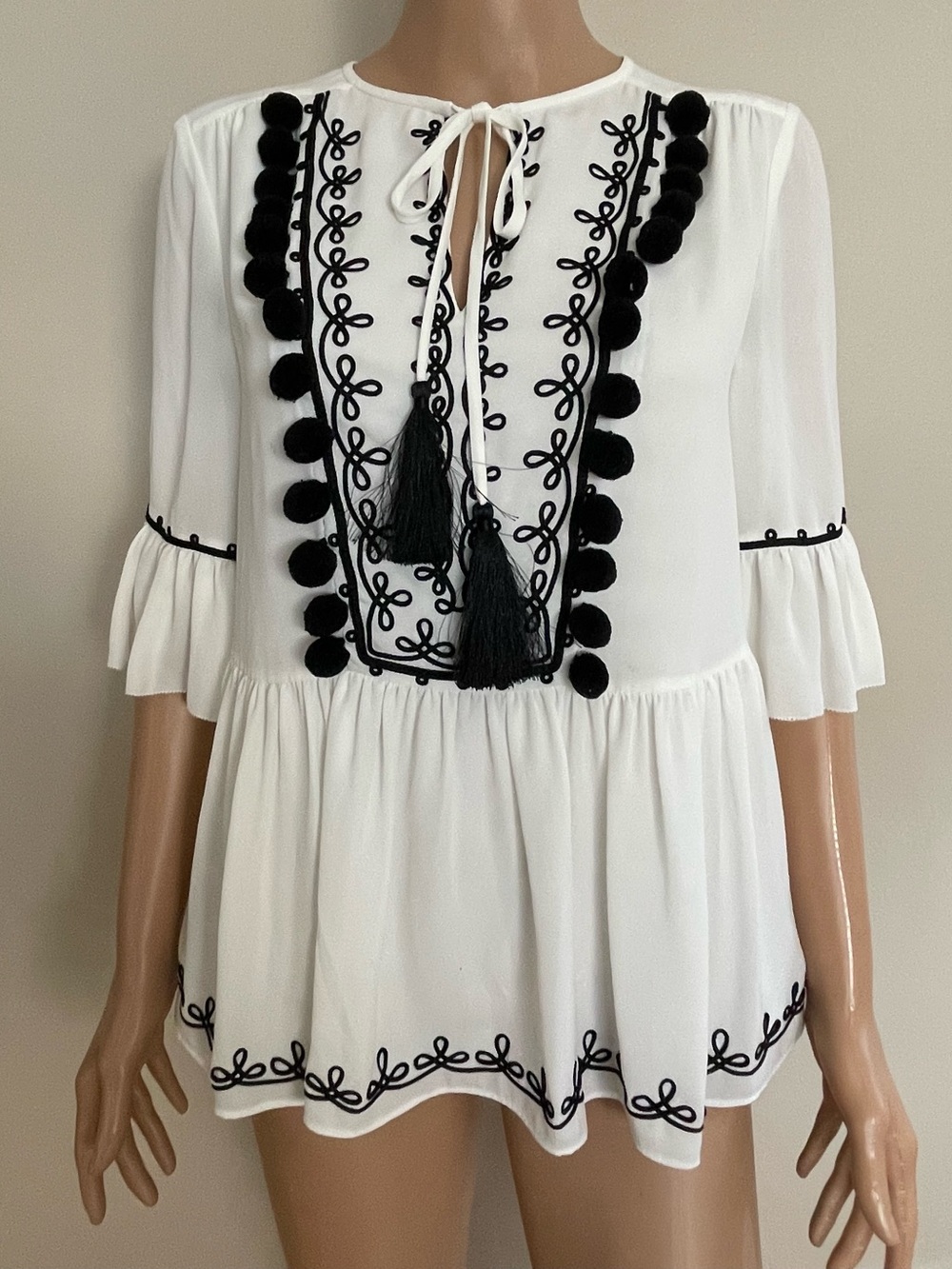Women's KATE SPADE NEW YORK White & Black POM PON Ruffled PEPLUM Designer BLOUSE - Picture 2 of 5